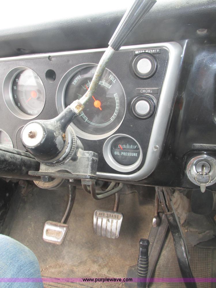 image for item G9955 1972 Chevrolet C60 Custom grain truck