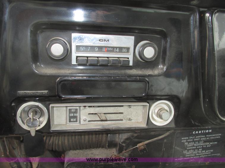 image for item G9955 1972 Chevrolet C60 Custom grain truck