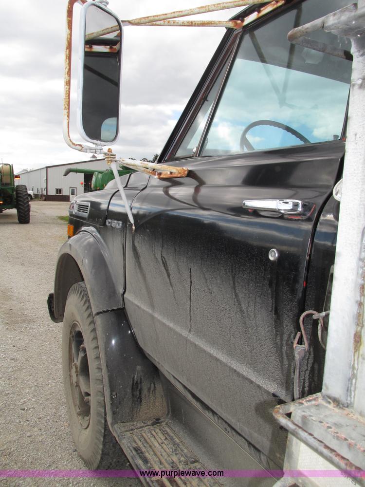 image for item G9955 1972 Chevrolet C60 Custom grain truck