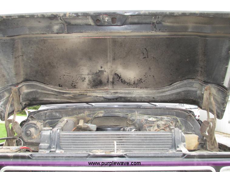 image for item G9955 1972 Chevrolet C60 Custom grain truck