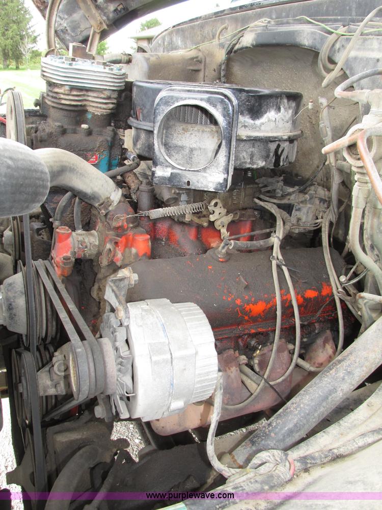 image for item G9955 1972 Chevrolet C60 Custom grain truck