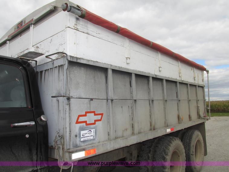 image for item G9955 1972 Chevrolet C60 Custom grain truck