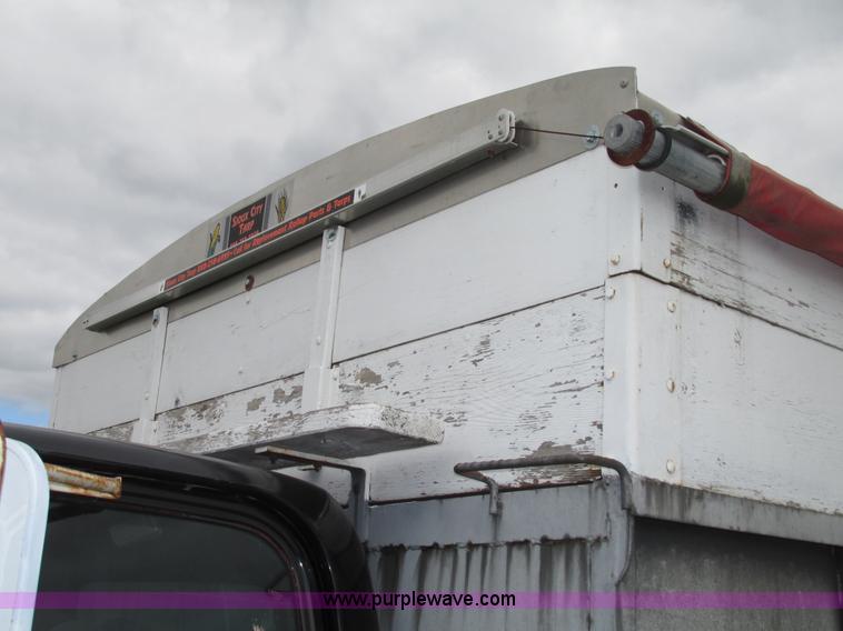 image for item G9955 1972 Chevrolet C60 Custom grain truck