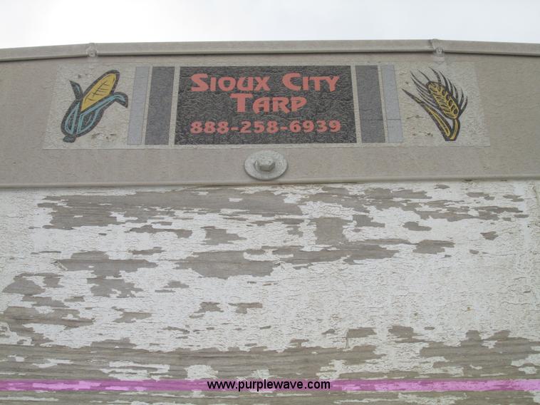 image for item G9955 1972 Chevrolet C60 Custom grain truck