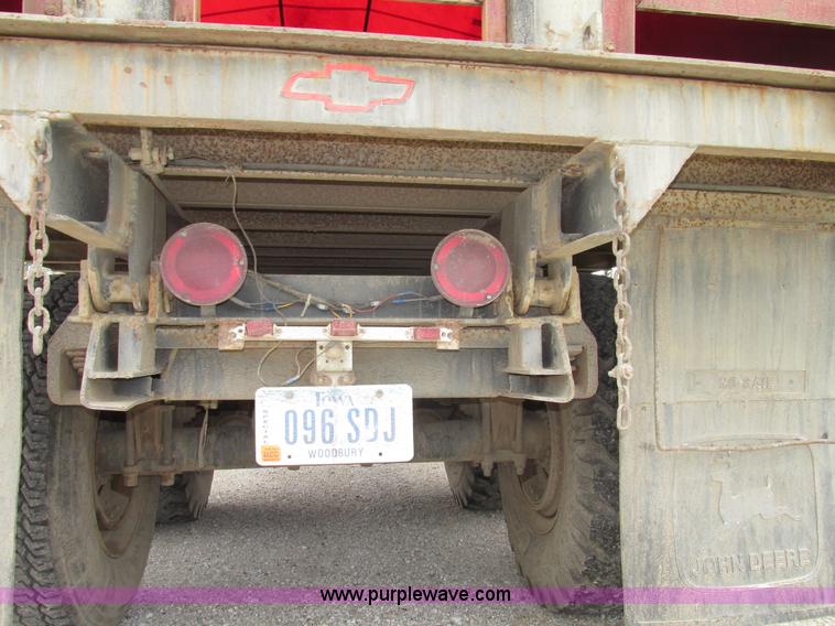 image for item G9955 1972 Chevrolet C60 Custom grain truck