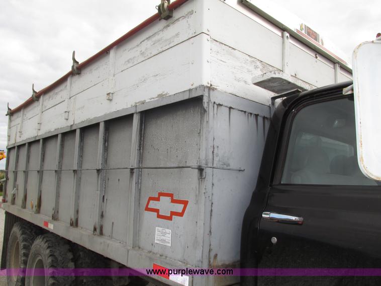 image for item G9955 1972 Chevrolet C60 Custom grain truck