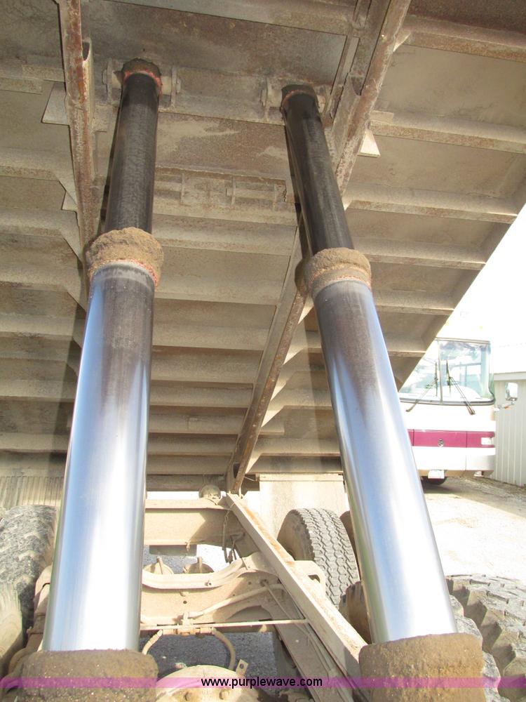 image for item G9955 1972 Chevrolet C60 Custom grain truck