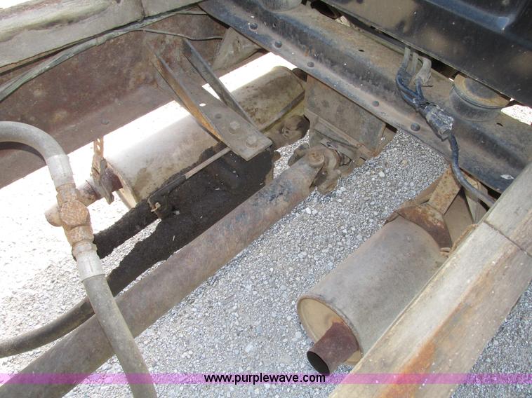 image for item G9955 1972 Chevrolet C60 Custom grain truck