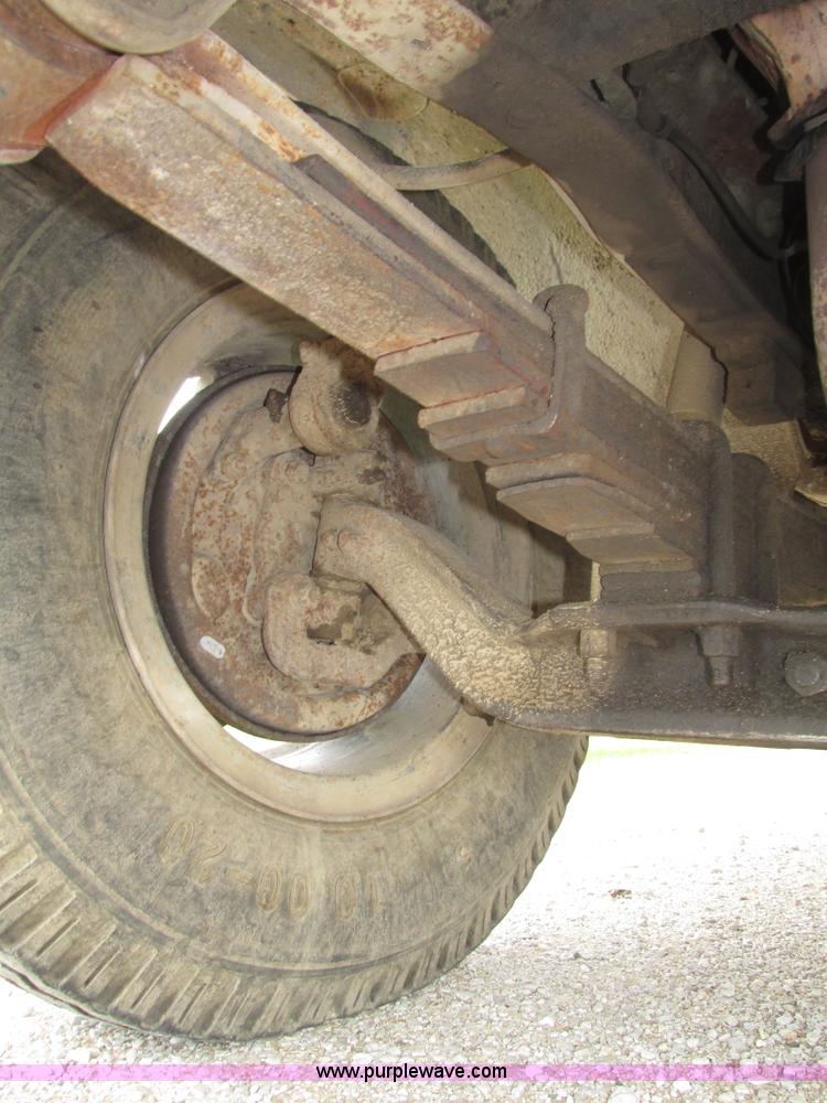 image for item G9955 1972 Chevrolet C60 Custom grain truck