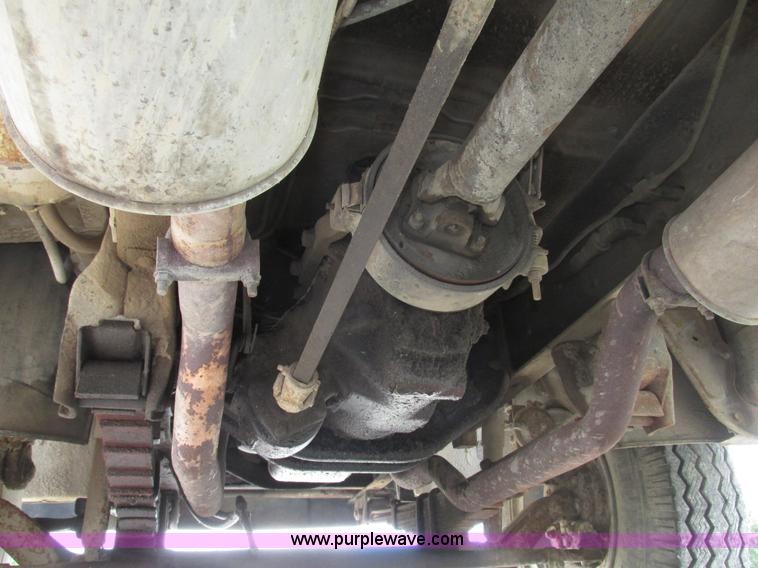 image for item G9955 1972 Chevrolet C60 Custom grain truck