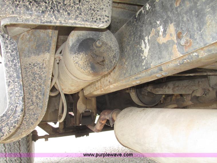 image for item G9955 1972 Chevrolet C60 Custom grain truck