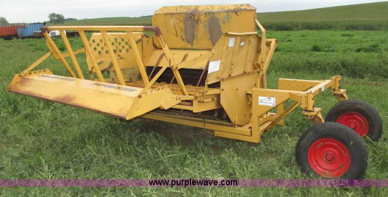 image for item G9979 HayBuster BB256 BaleBuster bale processor