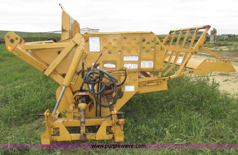 image for item G9979 HayBuster BB256 BaleBuster bale processor
