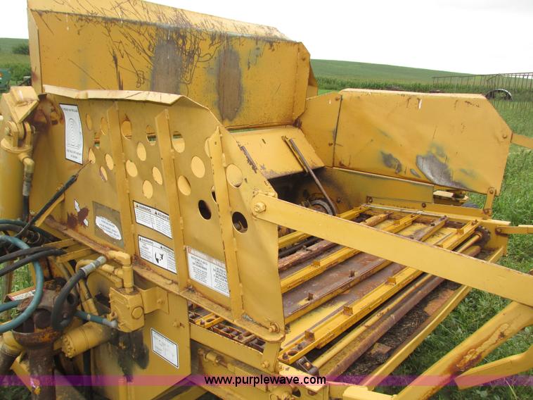 image for item G9979 HayBuster BB256 BaleBuster bale processor