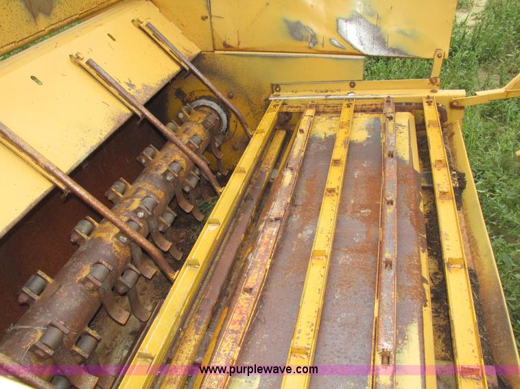 image for item G9979 HayBuster BB256 BaleBuster bale processor