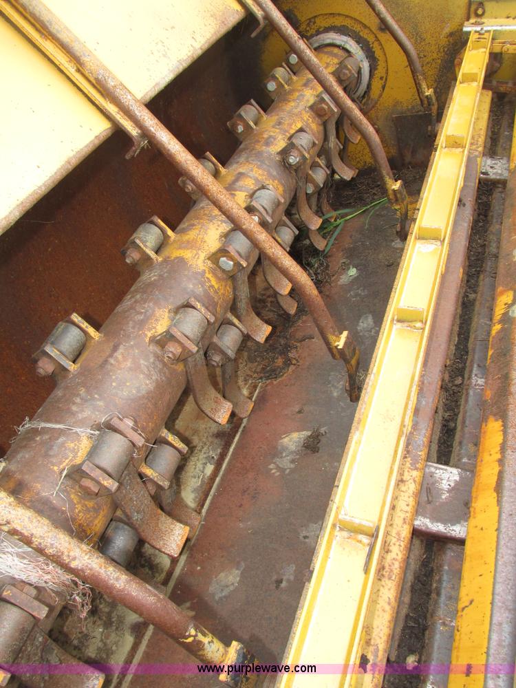 image for item G9979 HayBuster BB256 BaleBuster bale processor