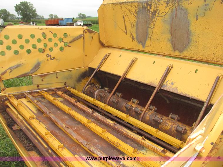 image for item G9979 HayBuster BB256 BaleBuster bale processor