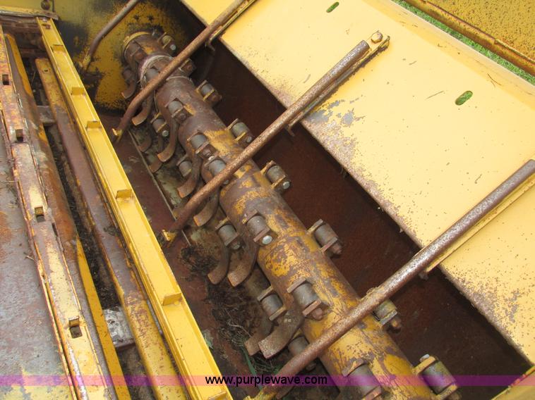 image for item G9979 HayBuster BB256 BaleBuster bale processor