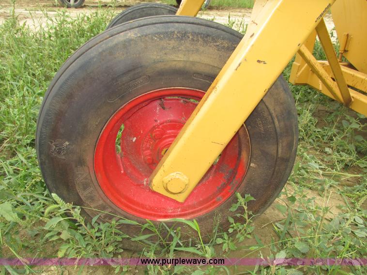 image for item G9979 HayBuster BB256 BaleBuster bale processor