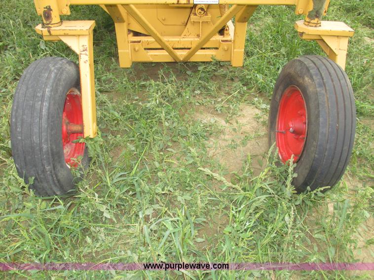 image for item G9979 HayBuster BB256 BaleBuster bale processor