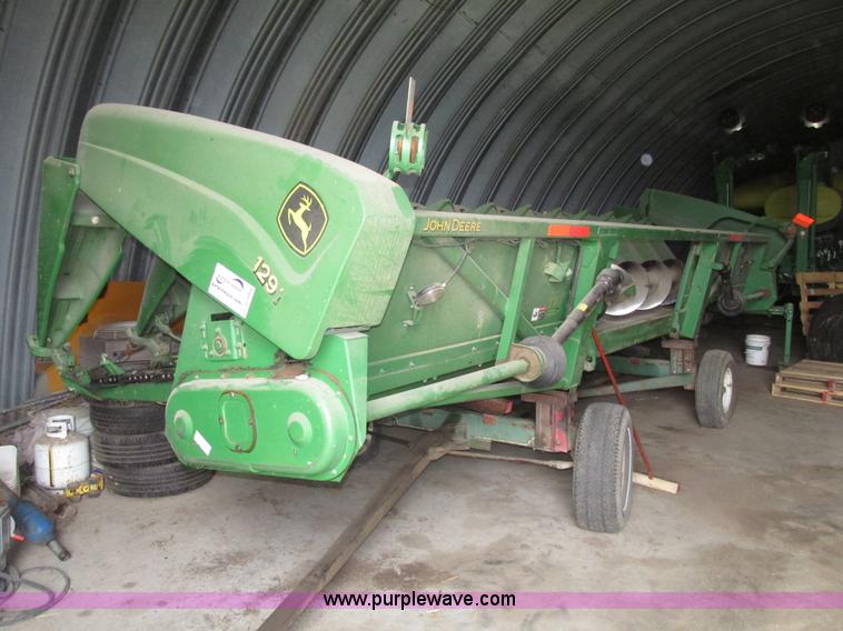 image for item G9984 2004 John Deere 1291 corn head