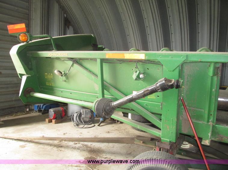 image for item G9984 2004 John Deere 1291 corn head