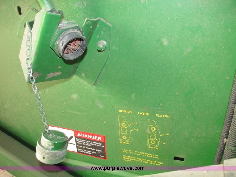 image for item G9984 2004 John Deere 1291 corn head
