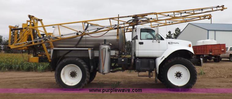 image for item H9137 1998 GMC C8500 applicator truck with Stahly sprayer