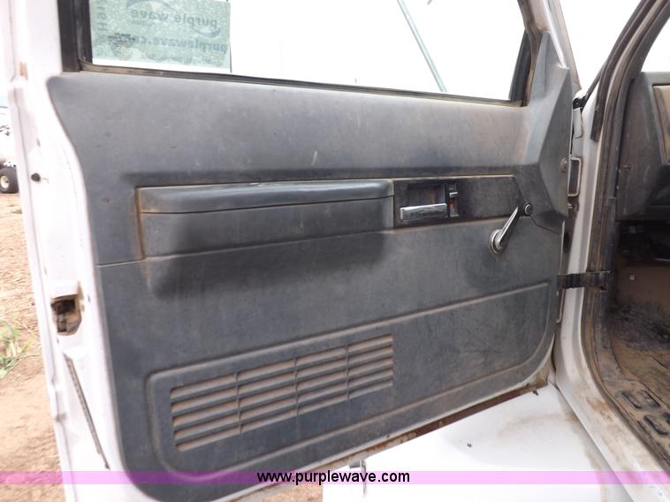 image for item H9137 1998 GMC C8500 applicator truck with Stahly sprayer