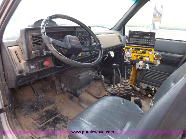 image for item H9137 1998 GMC C8500 applicator truck with Stahly sprayer