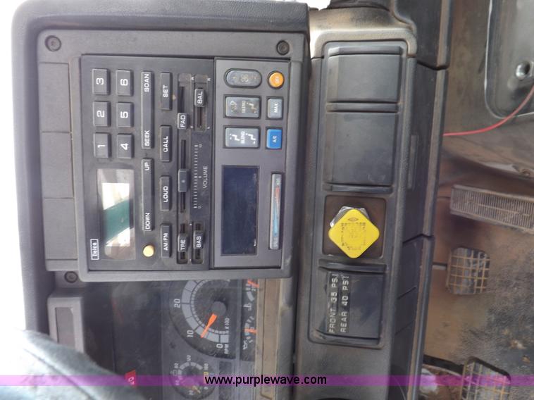 image for item H9137 1998 GMC C8500 applicator truck with Stahly sprayer