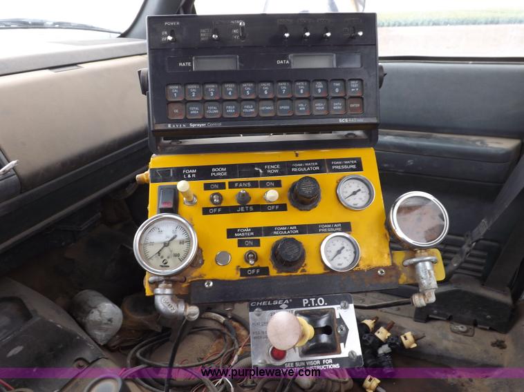 image for item H9137 1998 GMC C8500 applicator truck with Stahly sprayer