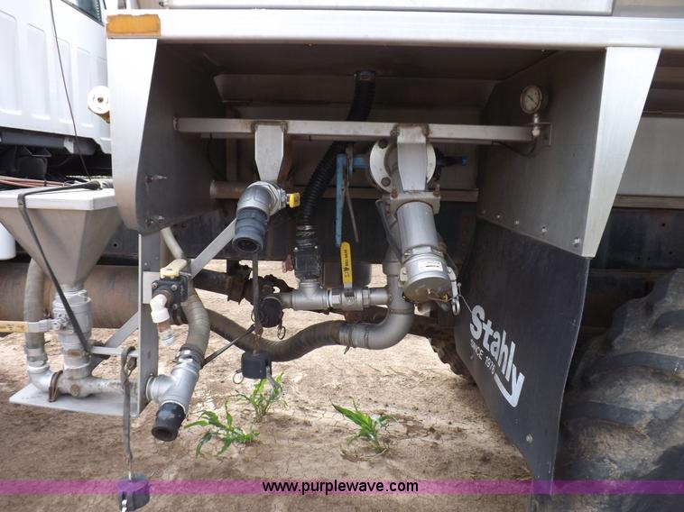 image for item H9137 1998 GMC C8500 applicator truck with Stahly sprayer