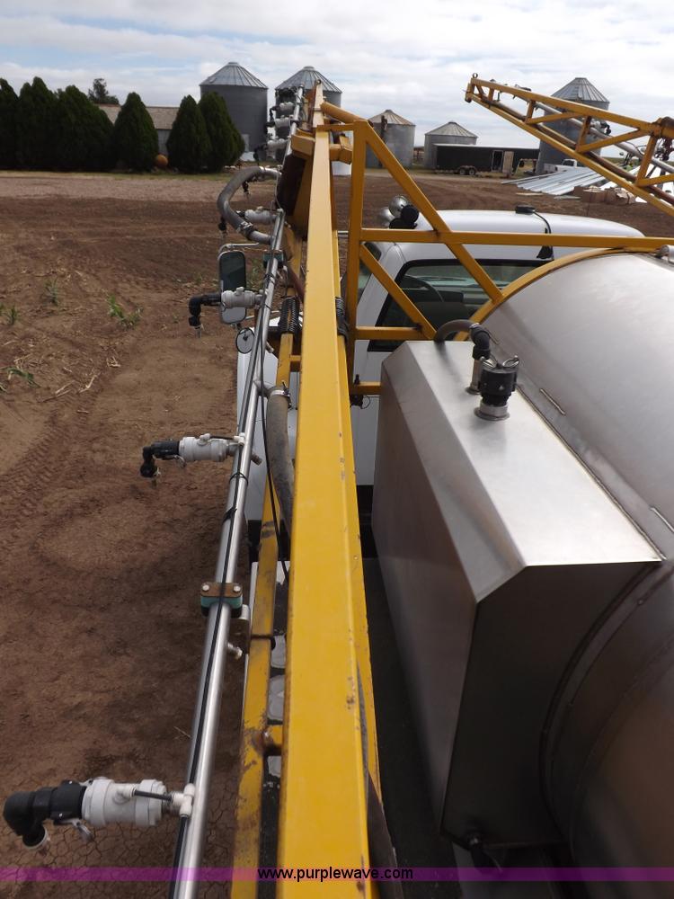 image for item H9137 1998 GMC C8500 applicator truck with Stahly sprayer