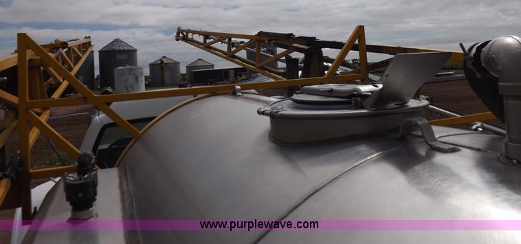 image for item H9137 1998 GMC C8500 applicator truck with Stahly sprayer