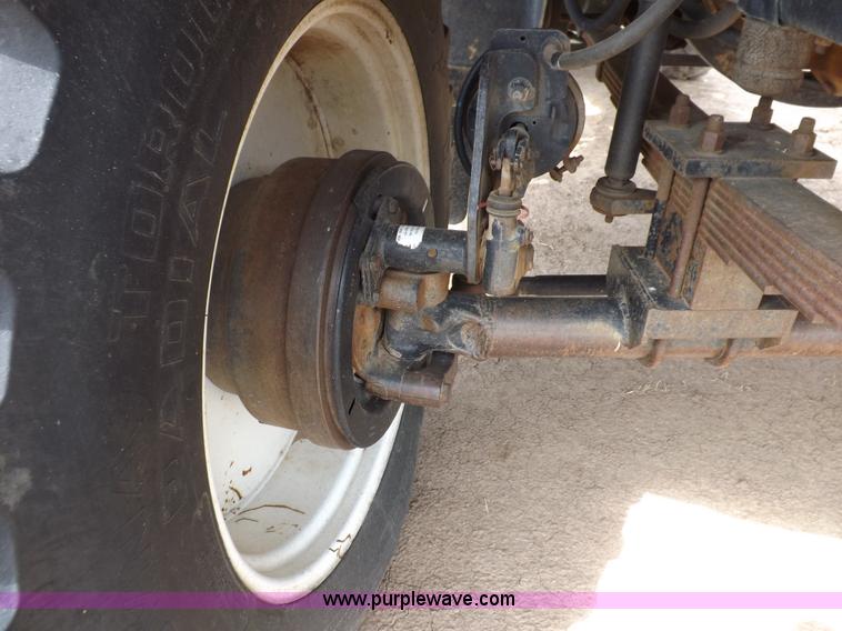 image for item H9137 1998 GMC C8500 applicator truck with Stahly sprayer