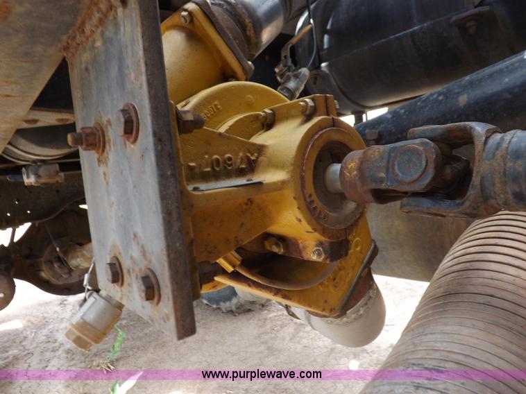 image for item H9137 1998 GMC C8500 applicator truck with Stahly sprayer