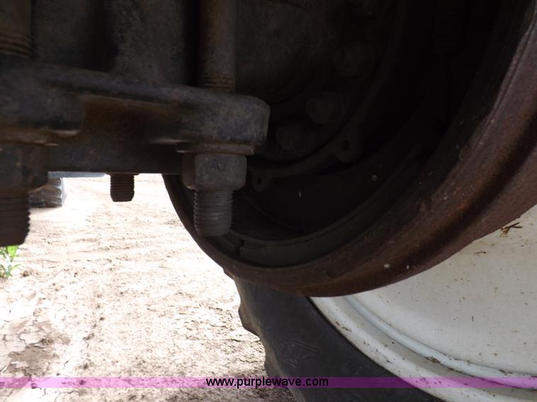 image for item H9137 1998 GMC C8500 applicator truck with Stahly sprayer