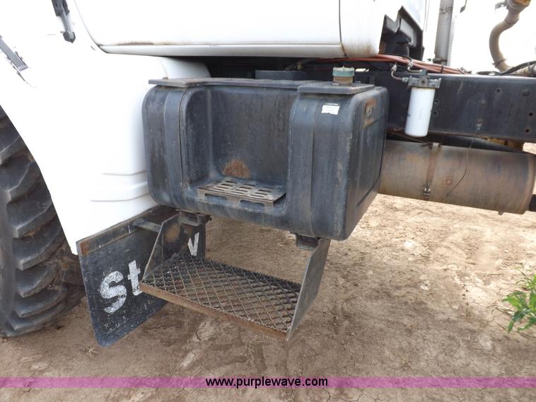 image for item H9137 1998 GMC C8500 applicator truck with Stahly sprayer