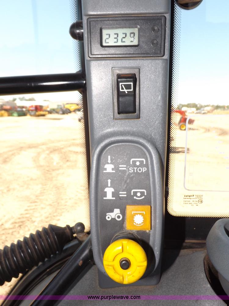 image for item H9139 2001 New Holland TS110 MFWD tractor