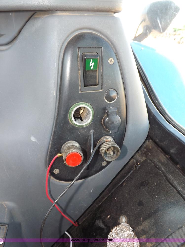 image for item H9139 2001 New Holland TS110 MFWD tractor