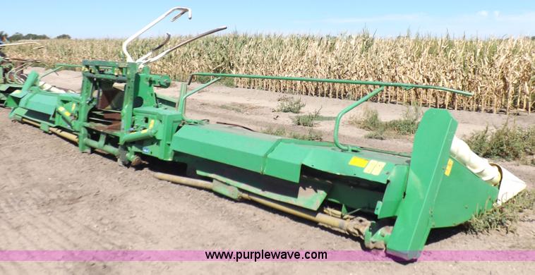 image for item H9140 2005 Krone Easy Collect 9000 forage head