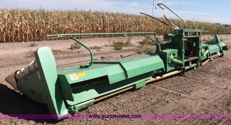image for item H9140 2005 Krone Easy Collect 9000 forage head