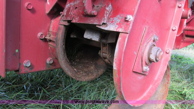 image for item I3237 1992 Case IH 1680 Axial Flow combine