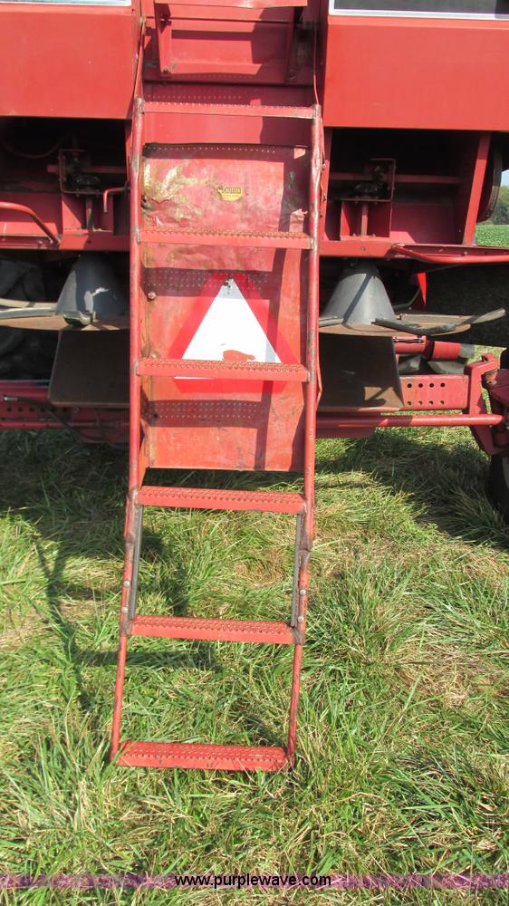 image for item I3237 1992 Case IH 1680 Axial Flow combine