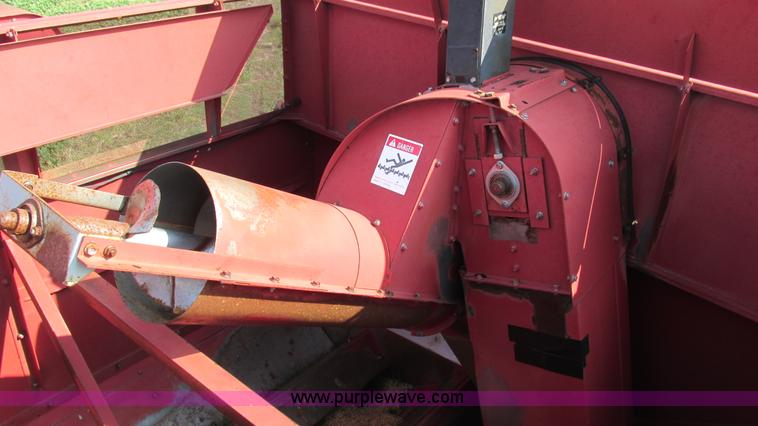 image for item I3237 1992 Case IH 1680 Axial Flow combine