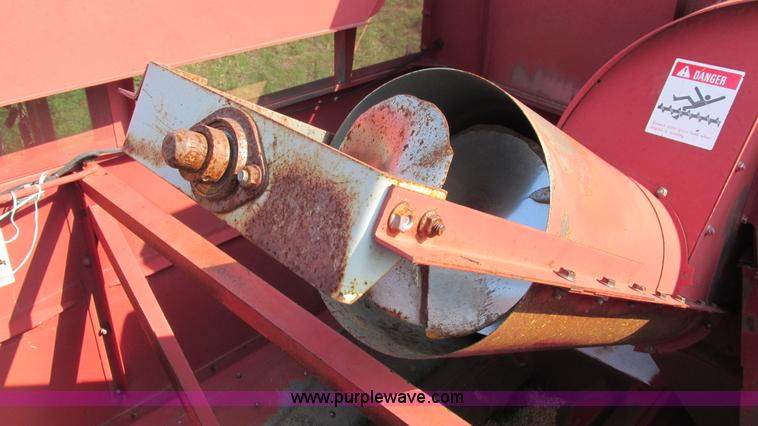 image for item I3237 1992 Case IH 1680 Axial Flow combine