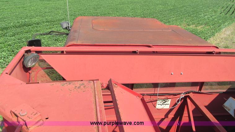 image for item I3237 1992 Case IH 1680 Axial Flow combine