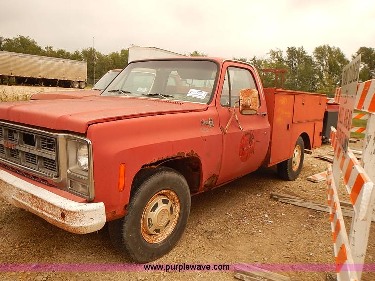 image for item I5465 1979 GMC Sierra 25 utility truck