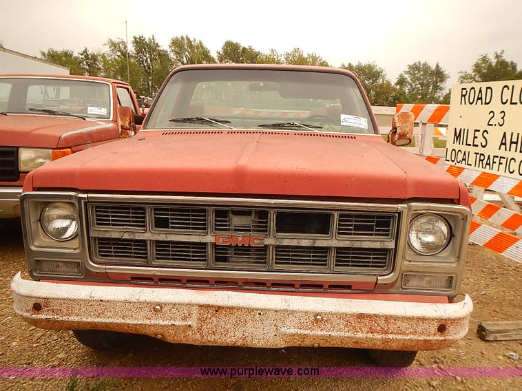 image for item I5465 1979 GMC Sierra 25 utility truck